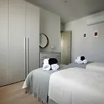 Cliff Edge Apartment In Xaghra